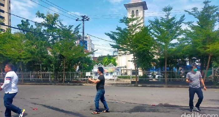 Berita Ledakan Bom di Katedral di Makassar
