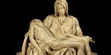 Hal-Hal Unik Patung La Pietà
