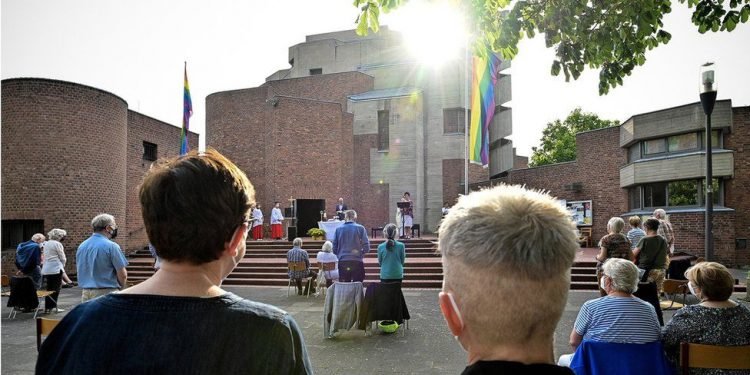 Kembali Mencuat Polemik Pernikahan LGBT