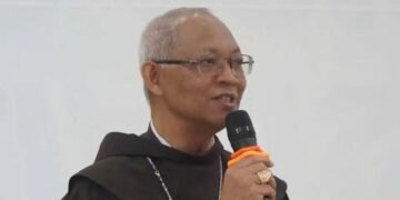 Senyum Uskup Paskalis