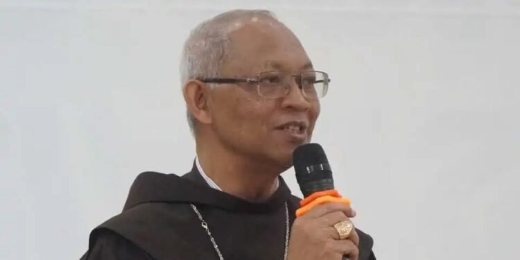 Senyum Uskup Paskalis